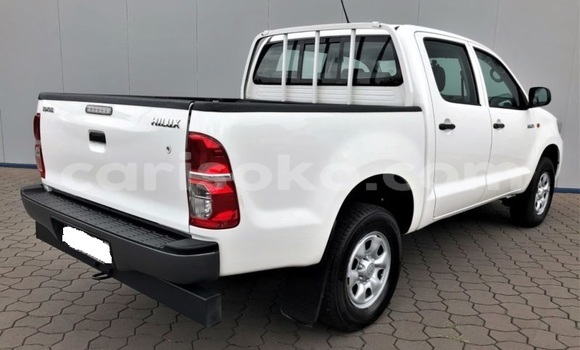 Buy Import Toyota Hilux Surf White Car in Nyagatare in Rwanda Buy Import Toyota Hilux Surf White Car in Nyagatare in Rwanda