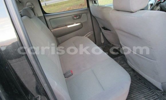 Sayi Imported Toyota Hilux Surf Noir Mota in Gasarenda a Rwanda Sayi Imported Toyota Hilux Surf Noir Mota in Gasarenda a Rwanda