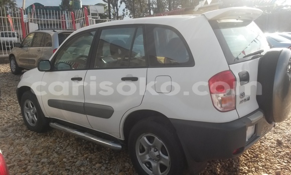 Sayi Sabo Toyota RAV4 Blanc Mota in Gicumbi a Rwanda Sayi Sabo Toyota RAV4 Blanc Mota in Gicumbi a Rwanda