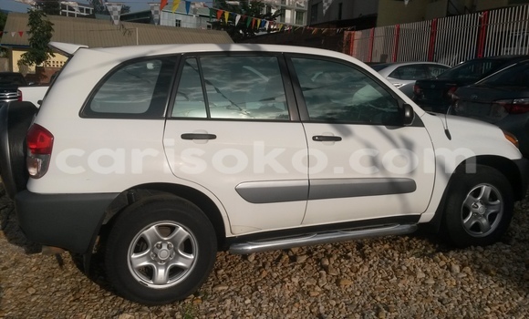 Sayi Sabo Toyota RAV4 Blanc Mota in Gicumbi a Rwanda Sayi Sabo Toyota RAV4 Blanc Mota in Gicumbi a Rwanda