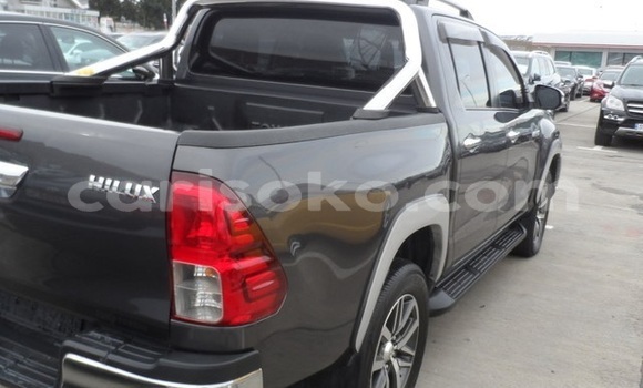 Acheter Occasion Voiture Toyota Hilux Beige à Kigali, Rwanda Acheter Occasion Voiture Toyota Hilux Beige à Kigali, Rwanda