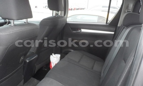 Acheter Occasion Voiture Toyota Hilux Beige à Kigali, Rwanda Acheter Occasion Voiture Toyota Hilux Beige à Kigali, Rwanda