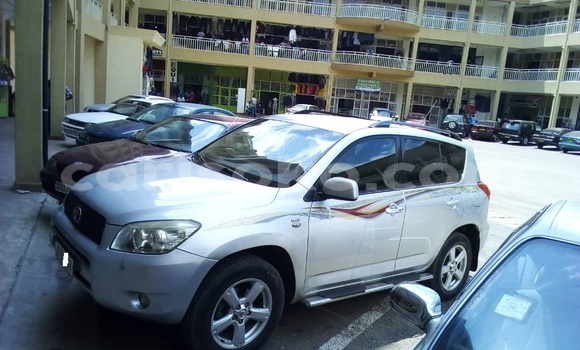 Sayi Na hannu Toyota RAV4 Gris Mota in Kigali a Rwanda Sayi Na hannu Toyota RAV4 Gris Mota in Kigali a Rwanda