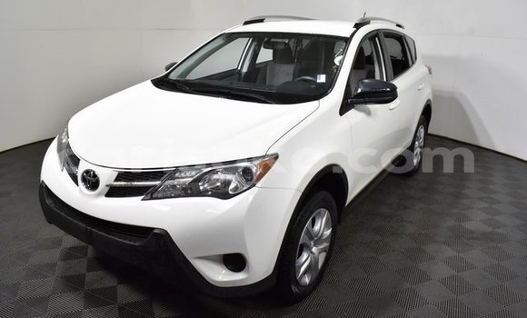 اشتري Imported Toyota RAV4 Blanc سيارة في Gisenyi في Gisenyi اشتري Imported Toyota RAV4 Blanc سيارة في Gisenyi في Gisenyi