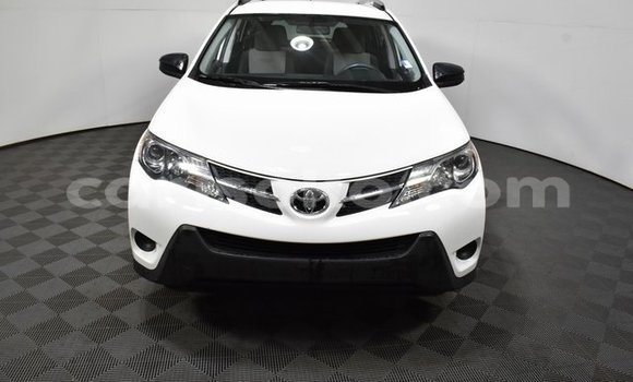 اشتري Imported Toyota RAV4 Blanc سيارة في Gisenyi في Gisenyi اشتري Imported Toyota RAV4 Blanc سيارة في Gisenyi في Gisenyi