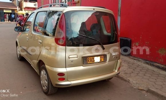 اشتري مستعمل Toyota Yaris Verso Marron سيارة في Kigali في Rwanda اشتري مستعمل Toyota Yaris Verso Marron سيارة في Kigali في Rwanda