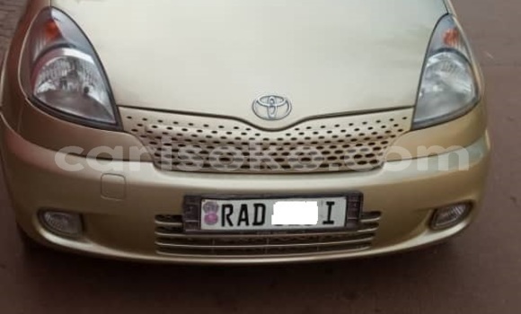 اشتري مستعمل Toyota Yaris Verso Marron سيارة في Kigali في Rwanda اشتري مستعمل Toyota Yaris Verso Marron سيارة في Kigali في Rwanda