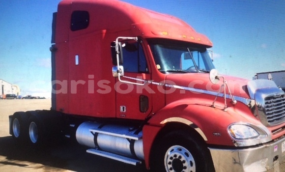 Acheter Import Utilitaire Mercedes‒Benz Truck Rouge à Kigali, Rwanda