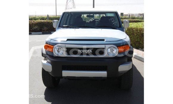 Acheter Import Voiture Toyota FJ Cruiser Bleu à Import - Dubai, Rwanda Acheter Import Voiture Toyota FJ Cruiser Bleu à Import - Dubai, Rwanda