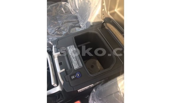 Acheter Import Voiture Toyota Land Cruiser Noir à Import - Dubai, Rwanda Acheter Import Voiture Toyota Land Cruiser Noir à Import - Dubai, Rwanda