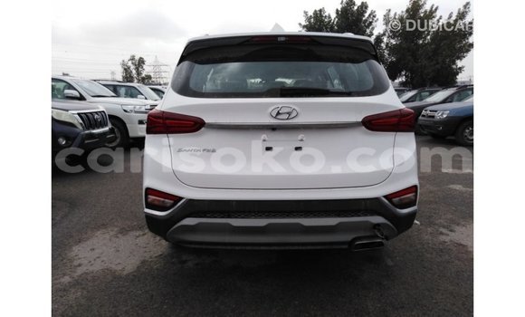 Sayi Imported Hyundai Santa Fe Blanc Mota in Import - Dubai a Rwanda Sayi Imported Hyundai Santa Fe Blanc Mota in Import - Dubai a Rwanda
