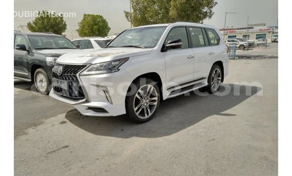 Acheter Import Voiture Lexus LX Blanc à Import - Dubai, Rwanda Acheter Import Voiture Lexus LX Blanc à Import - Dubai, Rwanda