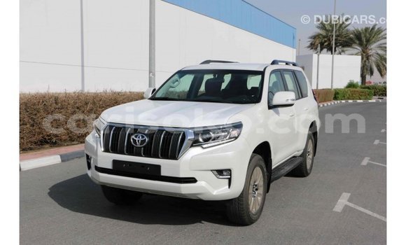 Acheter Import Voiture Toyota Prado Blanc à Import - Dubai, Rwanda Acheter Import Voiture Toyota Prado Blanc à Import - Dubai, Rwanda