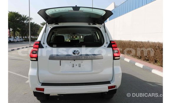 Acheter Import Voiture Toyota Prado Blanc à Import - Dubai, Rwanda Acheter Import Voiture Toyota Prado Blanc à Import - Dubai, Rwanda