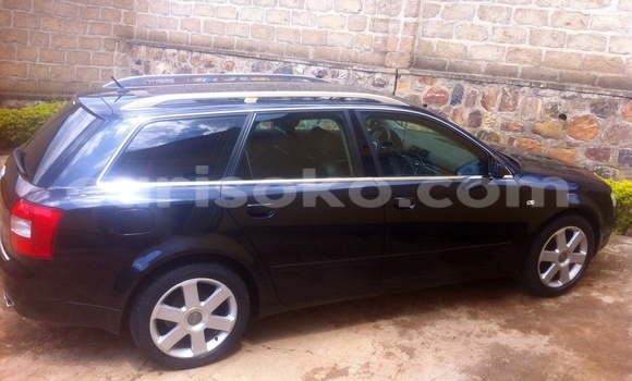 Acheter Occasion Voiture Audi A4 Noir à Kigali, Rwanda Acheter Occasion Voiture Audi A4 Noir à Kigali, Rwanda