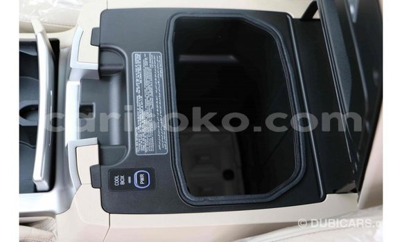Acheter Import Voiture Toyota Land Cruiser Noir à Import - Dubai, Rwanda Acheter Import Voiture Toyota Land Cruiser Noir à Import - Dubai, Rwanda