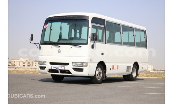 Acheter Import Voiture Nissan 350Z Blanc à Import - Dubai, Rwanda Acheter Import Voiture Nissan 350Z Blanc à Import - Dubai, Rwanda