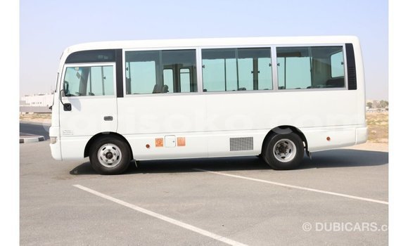 Acheter Import Voiture Nissan 350Z Blanc à Import - Dubai, Rwanda Acheter Import Voiture Nissan 350Z Blanc à Import - Dubai, Rwanda