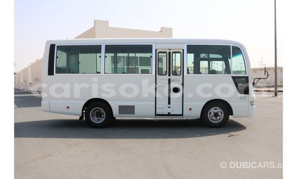 Acheter Import Voiture Nissan 350Z Blanc à Import - Dubai, Rwanda Acheter Import Voiture Nissan 350Z Blanc à Import - Dubai, Rwanda