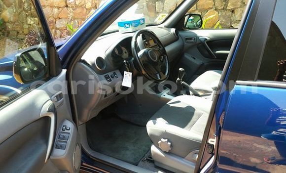 Acheter Occasion Voiture Toyota RAV4 Noir à Gicumbi, Rwanda Acheter Occasion Voiture Toyota RAV4 Noir à Gicumbi, Rwanda