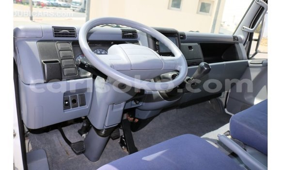 اشتري Imported Mitsubishi L400 Blanc شاحنة في Import - Dubai في Rwanda