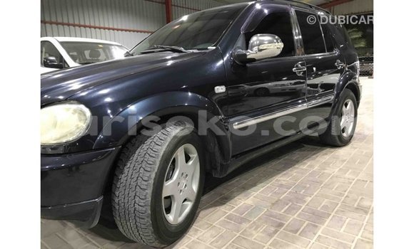 Sayi Imported Mercedes-Benz 190 (W201) Bleu Mota in Import - Dubai a Rwanda Sayi Imported Mercedes-Benz 190 (W201) Bleu Mota in Import - Dubai a Rwanda