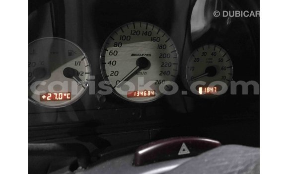 Sayi Imported Mercedes-Benz 190 (W201) Bleu Mota in Import - Dubai a Rwanda Sayi Imported Mercedes-Benz 190 (W201) Bleu Mota in Import - Dubai a Rwanda