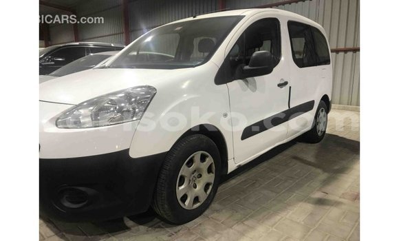 Sayi Imported Peugeot Partner Blanc Mota in Import - Dubai a Rwanda Sayi Imported Peugeot Partner Blanc Mota in Import - Dubai a Rwanda