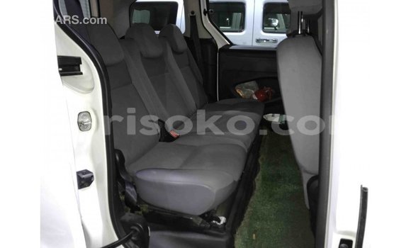 Sayi Imported Peugeot Partner Blanc Mota in Import - Dubai a Rwanda Sayi Imported Peugeot Partner Blanc Mota in Import - Dubai a Rwanda