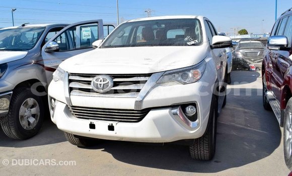 Acheter Import Voiture Toyota Fortuner Blanc à Import - Dubai, Rwanda Acheter Import Voiture Toyota Fortuner Blanc à Import - Dubai, Rwanda