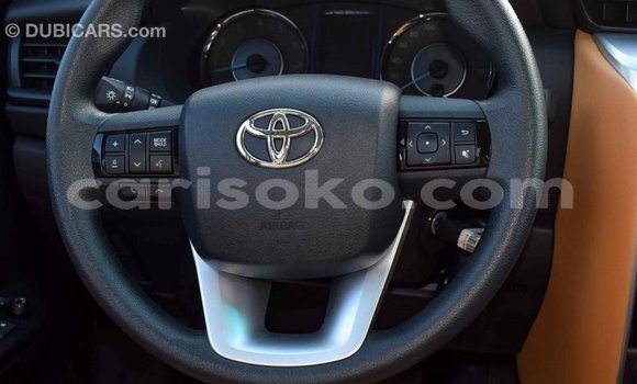 Acheter Import Voiture Toyota Fortuner Blanc à Import - Dubai, Rwanda Acheter Import Voiture Toyota Fortuner Blanc à Import - Dubai, Rwanda