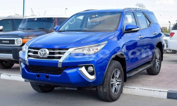 Acheter Import Voiture Toyota Fortuner Bleu à Import - Dubai, Rwanda Acheter Import Voiture Toyota Fortuner Bleu à Import - Dubai, Rwanda