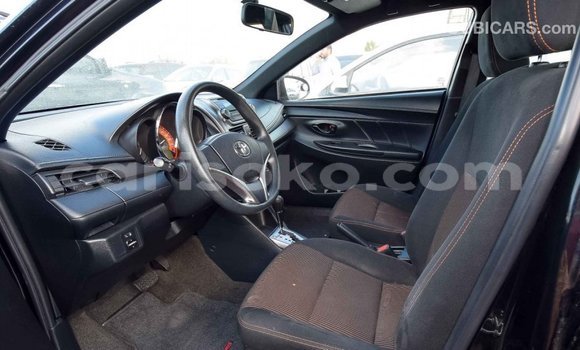 Acheter Import Voiture Toyota Yaris Noir à Import - Dubai, Rwanda Acheter Import Voiture Toyota Yaris Noir à Import - Dubai, Rwanda