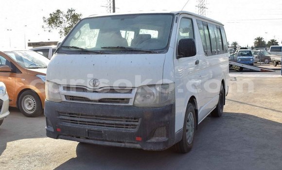 Acheter Import Voiture Toyota Hiace Blanc à Import - Dubai, Rwanda Acheter Import Voiture Toyota Hiace Blanc à Import - Dubai, Rwanda