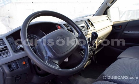 Acheter Import Voiture Toyota Hiace Blanc à Import - Dubai, Rwanda Acheter Import Voiture Toyota Hiace Blanc à Import - Dubai, Rwanda