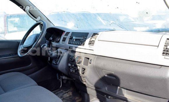 Acheter Import Voiture Toyota Hiace Blanc à Import - Dubai, Rwanda Acheter Import Voiture Toyota Hiace Blanc à Import - Dubai, Rwanda