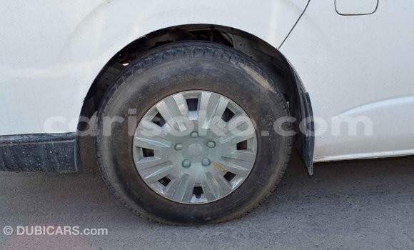 Acheter Import Voiture Toyota Hiace Blanc à Import - Dubai, Rwanda Acheter Import Voiture Toyota Hiace Blanc à Import - Dubai, Rwanda