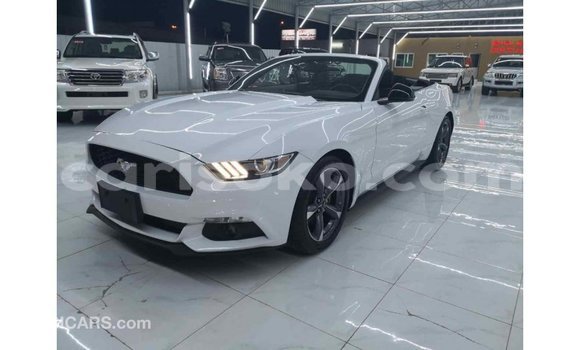 اشتري Imported Ford Mustang Blanc سيارة في Import - Dubai في Rwanda اشتري Imported Ford Mustang Blanc سيارة في Import - Dubai في Rwanda