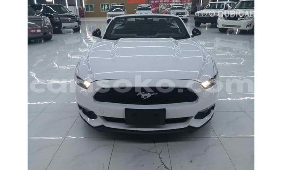 اشتري Imported Ford Mustang Blanc سيارة في Import - Dubai في Rwanda اشتري Imported Ford Mustang Blanc سيارة في Import - Dubai في Rwanda