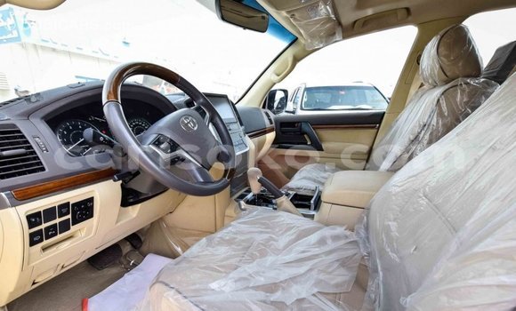 Buy Import Toyota Land Cruiser White Car in Import - Dubai in Rwanda Buy Import Toyota Land Cruiser White Car in Import - Dubai in Rwanda