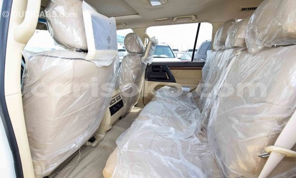 Buy Import Toyota Land Cruiser White Car in Import - Dubai in Rwanda Buy Import Toyota Land Cruiser White Car in Import - Dubai in Rwanda