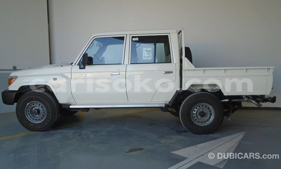 Acheter Import Voiture Toyota Land Cruiser Blanc à Import - Dubai, Rwanda Acheter Import Voiture Toyota Land Cruiser Blanc à Import - Dubai, Rwanda