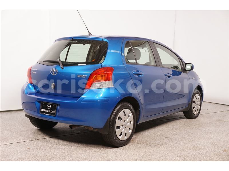 Big with watermark yaris2