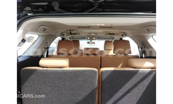 Acheter Import Voiture Toyota Fortuner Noir à Import - Dubai, Rwanda Acheter Import Voiture Toyota Fortuner Noir à Import - Dubai, Rwanda