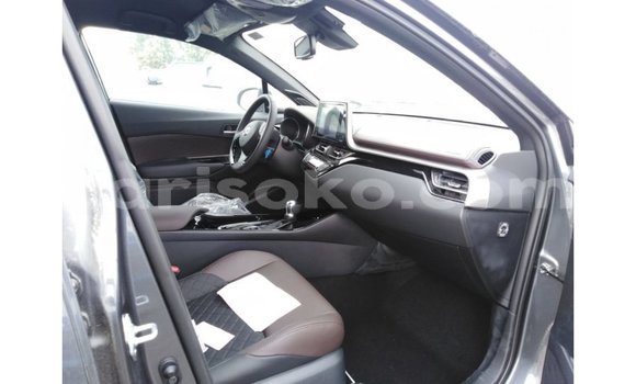 Acheter Import Voiture Toyota C-HR Autre à Import - Dubai, Rwanda Acheter Import Voiture Toyota C-HR Autre à Import - Dubai, Rwanda