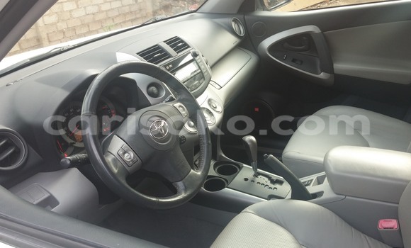 اشتري مستعمل Toyota RAV4 Blanc سيارة في Kigali في Rwanda اشتري مستعمل Toyota RAV4 Blanc سيارة في Kigali في Rwanda