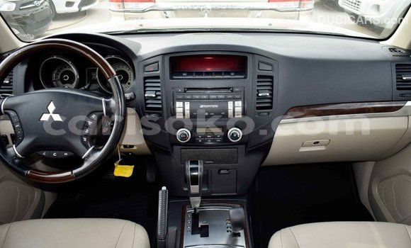 Buy Import Mitsubishi Pajero Black Car in Import - Dubai in Rwanda Buy Import Mitsubishi Pajero Black Car in Import - Dubai in Rwanda