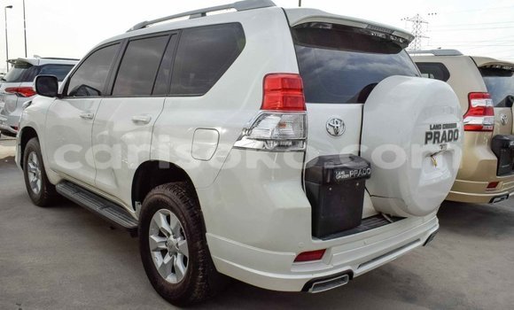 Acheter Import Voiture Toyota Prado Blanc à Import - Dubai, Rwanda Acheter Import Voiture Toyota Prado Blanc à Import - Dubai, Rwanda