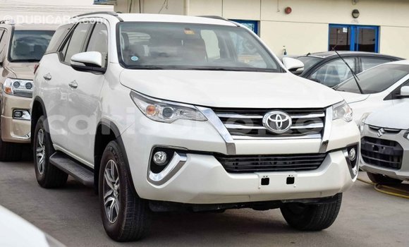 Sayi Imported Toyota Fortuner Blanc Mota in Import - Dubai a Rwanda Sayi Imported Toyota Fortuner Blanc Mota in Import - Dubai a Rwanda