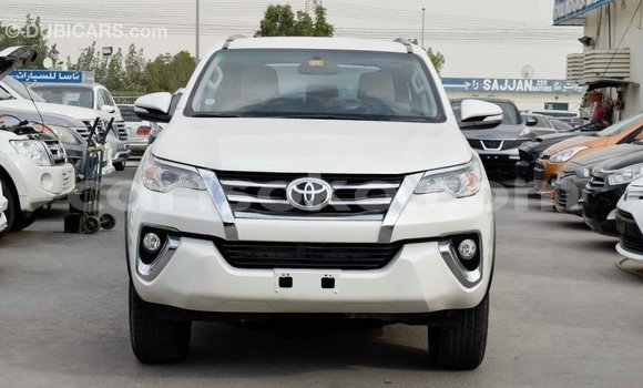 Sayi Imported Toyota Fortuner Blanc Mota in Import - Dubai a Rwanda Sayi Imported Toyota Fortuner Blanc Mota in Import - Dubai a Rwanda